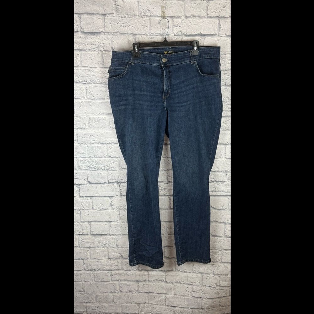 Lee Relaxed Fit Straight Leg High Rise 18W LONG